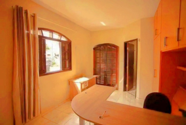  Sobrado à venda no Bairro do Parque São Domingos na Rua Abrahan Lincoln, 