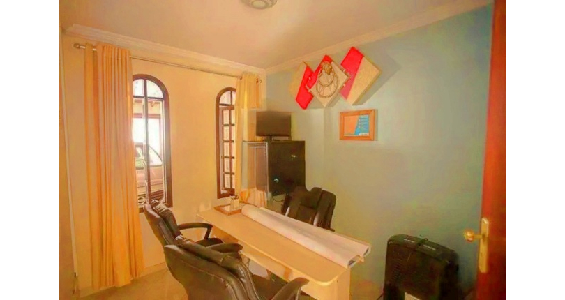  Sobrado à venda no Bairro do Parque São Domingos na Rua Abrahan Lincoln, 