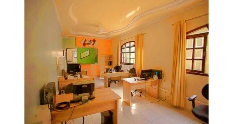  Sobrado à venda no Bairro do Parque São Domingos na Rua Abrahan Lincoln, 