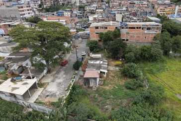 Excelente oportunidade de investimento ou construção residencial em Santana de Parnaíba. Lote localizado na Rua Névoa