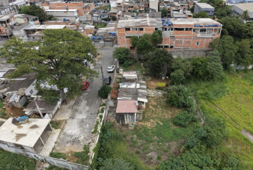 Excelente oportunidade de investimento ou construção residencial em Santana de Parnaíba. Lote localizado na Rua Névoa