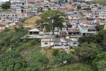 Excelente oportunidade de investimento ou construção residencial em Santana de Parnaíba. Lote localizado na Rua Névoa