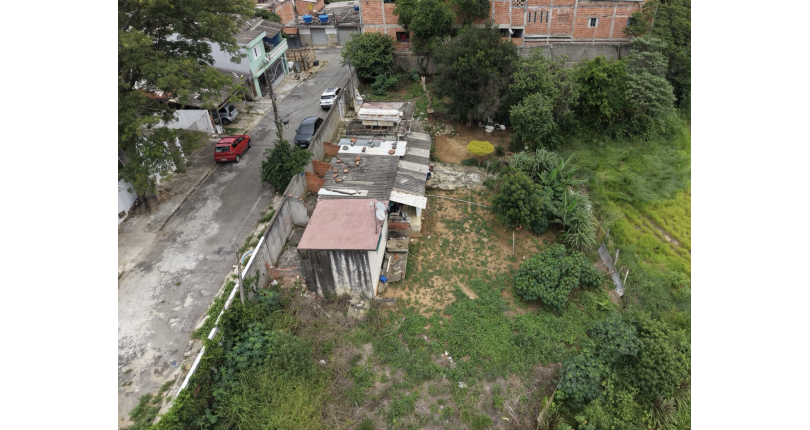 Excelente oportunidade de investimento ou construção residencial em Santana de Parnaíba. Lote localizado na Rua Névoa
