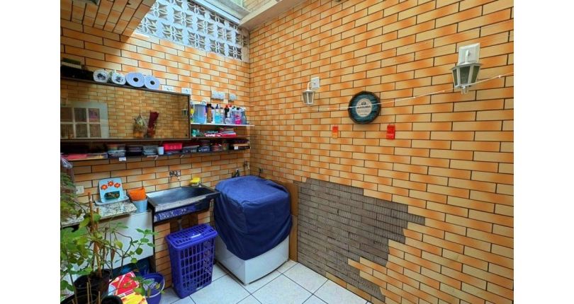 Sobrado à venda no Bairro do Jardim Santa Monica na Avenida Santa Mônica 326,