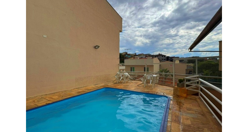 Sobrado à venda no Bairro do Jardim Santa Monica na Avenida Santa Mônica 326,