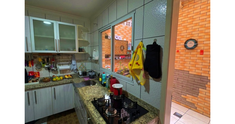 Sobrado à venda no Bairro do Jardim Santa Monica na Avenida Santa Mônica 326,