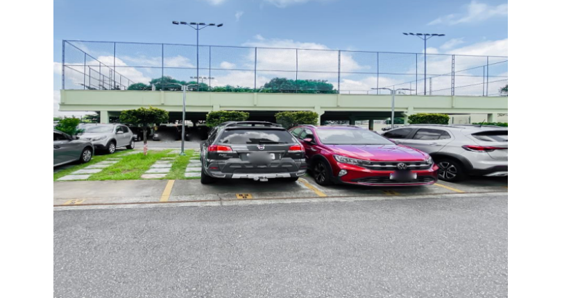 Apartamento à venda no Bairro do Parque Maria Domitila na Rua Willis Roberto Banks 549, no Condomínio Residencial América 