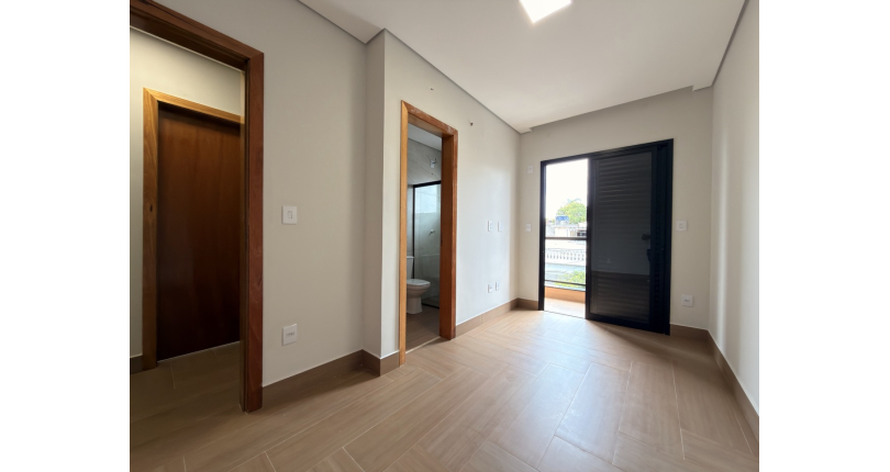 Sobrado novo à venda no Bairro da Vila Mangalot na Rua Itapinima,