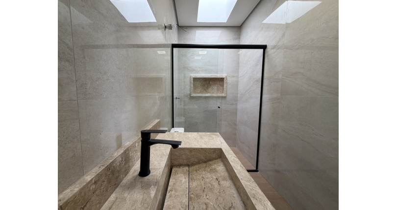 Sobrado novo à venda no Bairro da Vila Mangalot na Rua Itapinima,