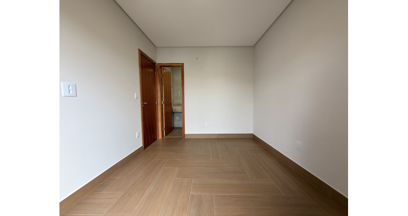 Sobrado novo à venda no Bairro da Vila Mangalot na Rua Itapinima,