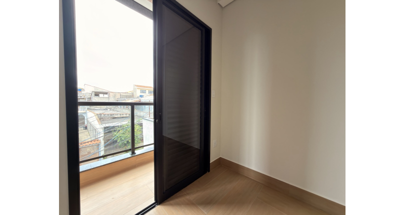 Sobrado novo à venda no Bairro da Vila Mangalot na Rua Itapinima,