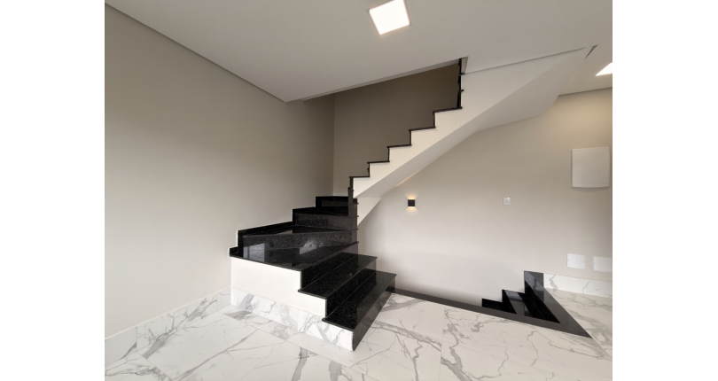 Sobrado novo à venda no Bairro da Vila Mangalot na Rua Itapinima,