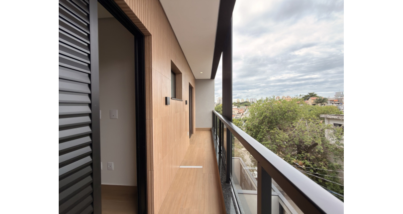 Sobrado novo à venda no Bairro da Vila Mangalot na Rua Itapinima,