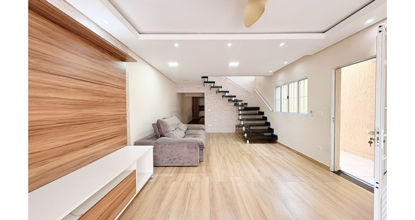 Sobrado à venda no Bairro do Jardim Santa Fé (Zona Oeste) na Rua Floriano Alves da Costa