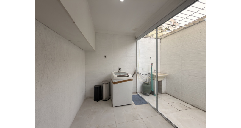 Sobrado à venda no Bairro da Vila Boaçava na Rua Itamogi 112, Condomínio Residencial Itamoji, 