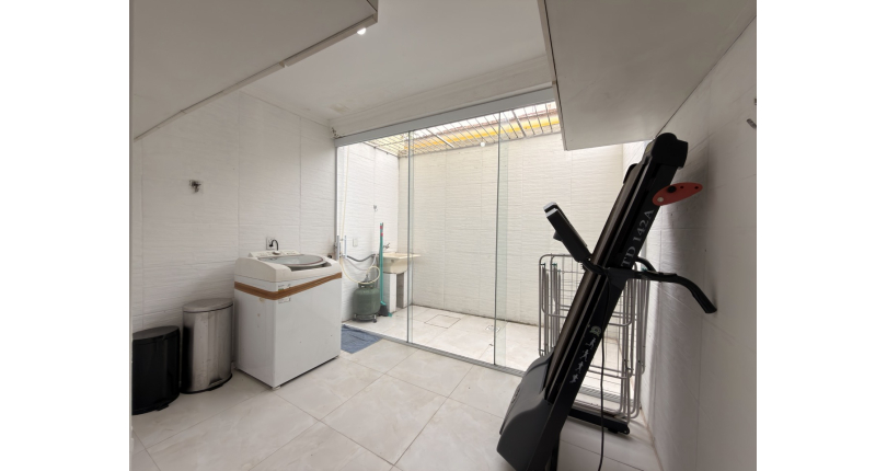 Sobrado à venda no Bairro da Vila Boaçava na Rua Itamogi 112, Condomínio Residencial Itamoji, 