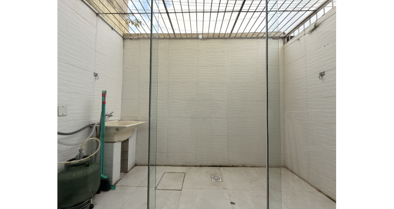 Sobrado à venda no Bairro da Vila Boaçava na Rua Itamogi 112, Condomínio Residencial Itamoji, 