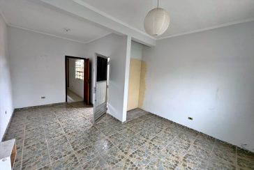 Casa Térrea à venda no Bairro do Jardim Regina na Rua Andrade Velosino,