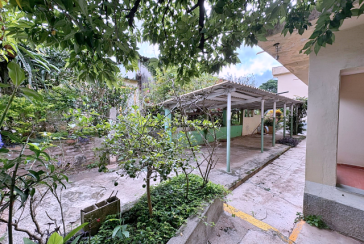 Casa Térrea à venda no Bairro do Jardim Regina na Rua Andrade Velosino,