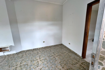 Casa Térrea à venda no Bairro do Jardim Regina na Rua Andrade Velosino,