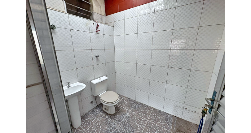 Casa Térrea à venda no Bairro do Jardim Regina na Rua Andrade Velosino,