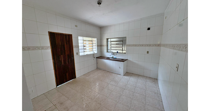 Casa Térrea à venda no Bairro do Jardim Regina na Rua Andrade Velosino,