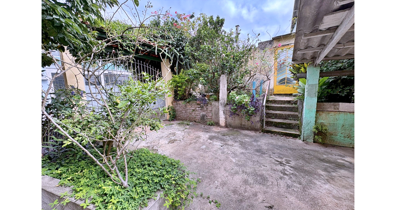 Casa Térrea à venda no Bairro do Jardim Regina na Rua Andrade Velosino,