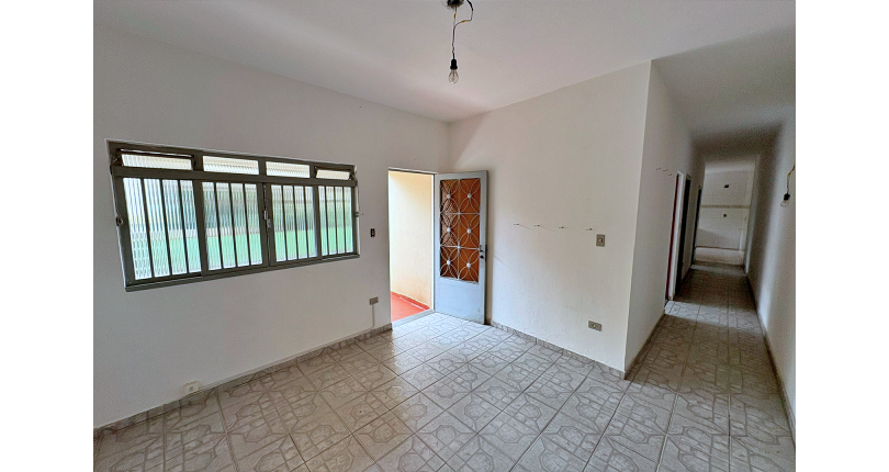 Casa Térrea à venda no Bairro do Jardim Regina na Rua Andrade Velosino,