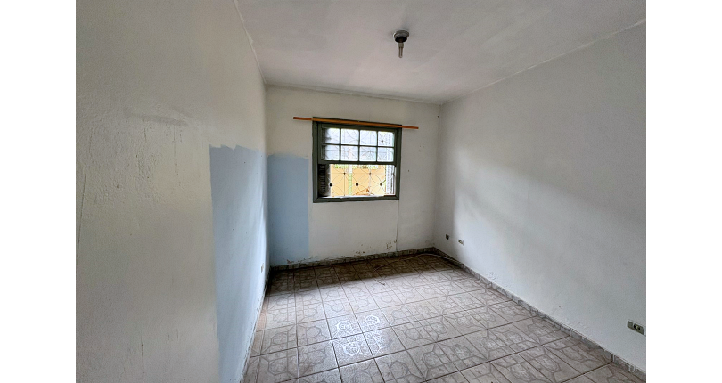 Casa Térrea à venda no Bairro do Jardim Regina na Rua Andrade Velosino,