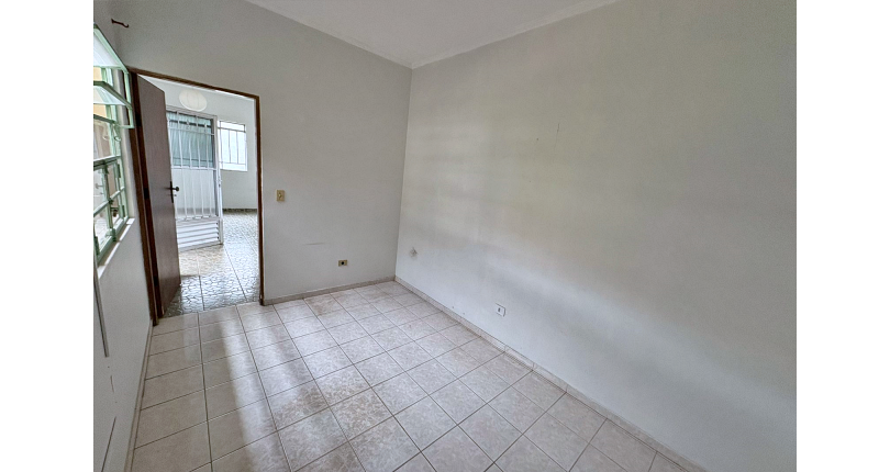 Casa Térrea à venda no Bairro do Jardim Regina na Rua Andrade Velosino,