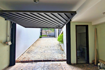 Lindo Sobrado amplo à venda no Bairro do Parque São Domingos na Rua Doutor Odon Carlos de Figueiredo Ferraz