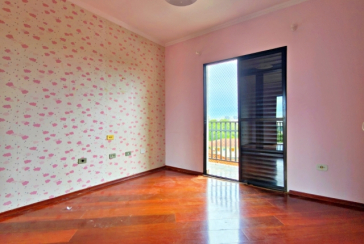 Lindo Sobrado amplo à venda no Bairro do Parque São Domingos na Rua Doutor Odon Carlos de Figueiredo Ferraz