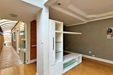 Lindo Sobrado amplo à venda no Bairro do Parque São Domingos na Rua Doutor Odon Carlos de Figueiredo Ferraz