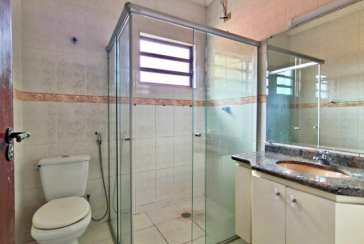 Lindo Sobrado amplo à venda no Bairro do Parque São Domingos na Rua Doutor Odon Carlos de Figueiredo Ferraz