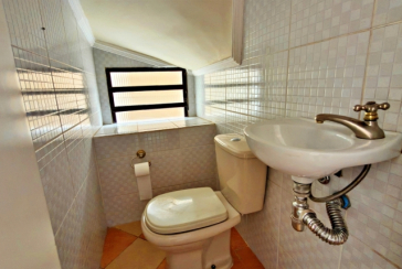 Lindo Sobrado amplo à venda no Bairro do Parque São Domingos na Rua Doutor Odon Carlos de Figueiredo Ferraz