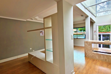 Lindo Sobrado amplo à venda no Bairro do Parque São Domingos na Rua Doutor Odon Carlos de Figueiredo Ferraz