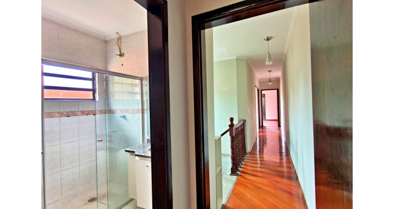 Lindo Sobrado amplo à venda no Bairro do Parque São Domingos na Rua Doutor Odon Carlos de Figueiredo Ferraz