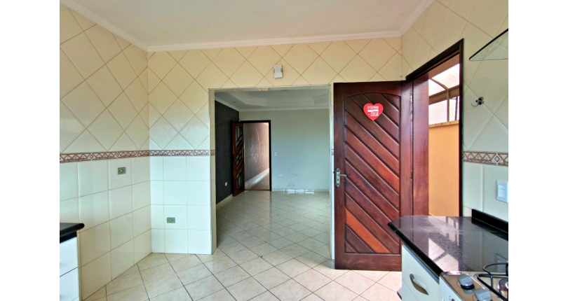 Lindo Sobrado amplo à venda no Bairro do Parque São Domingos na Rua Doutor Odon Carlos de Figueiredo Ferraz