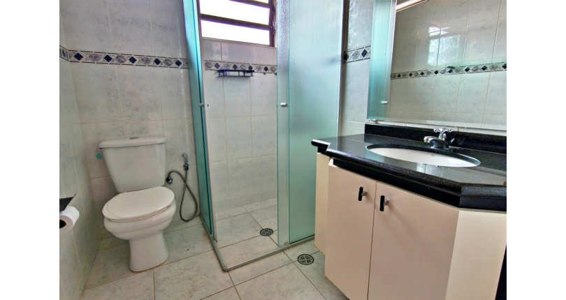 Lindo Sobrado amplo à venda no Bairro do Parque São Domingos na Rua Doutor Odon Carlos de Figueiredo Ferraz