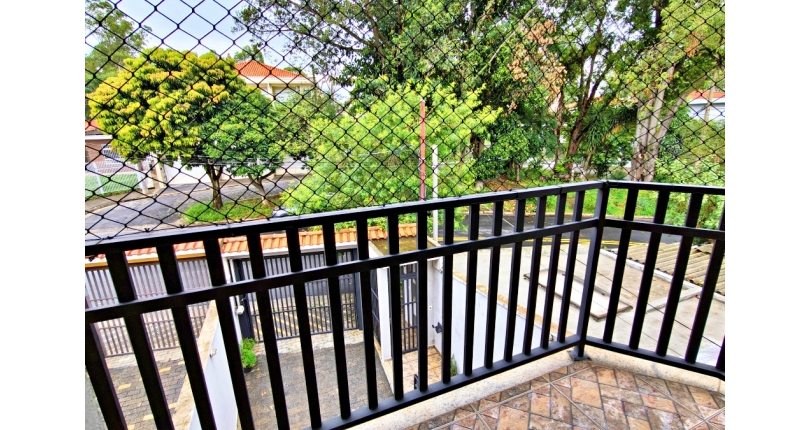 Lindo Sobrado amplo à venda no Bairro do Parque São Domingos na Rua Doutor Odon Carlos de Figueiredo Ferraz