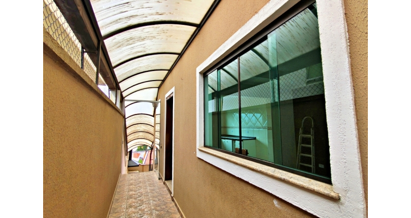 Lindo Sobrado amplo à venda no Bairro do Parque São Domingos na Rua Doutor Odon Carlos de Figueiredo Ferraz