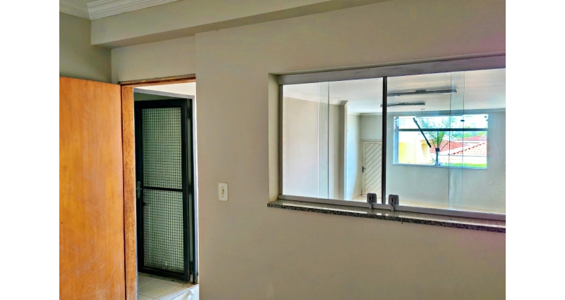 Lindo Sobrado amplo à venda no Bairro do Parque São Domingos na Rua Doutor Odon Carlos de Figueiredo Ferraz