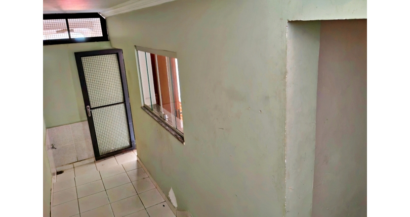 Lindo Sobrado amplo à venda no Bairro do Parque São Domingos na Rua Doutor Odon Carlos de Figueiredo Ferraz