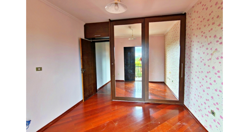 Lindo Sobrado amplo à venda no Bairro do Parque São Domingos na Rua Doutor Odon Carlos de Figueiredo Ferraz