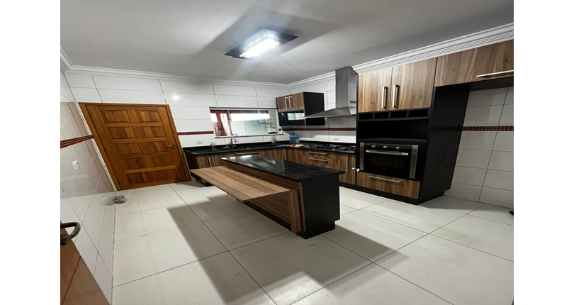  Sobrado à venda no Bairro do Jaraguá na Avenida Jerimanduba 843,