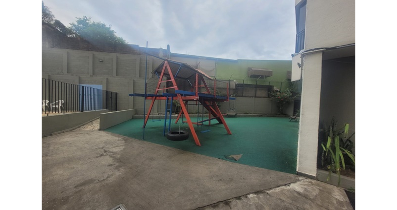 Apartamento à venda no Bairro da Vila Mangalot na Praça Itaquirai 10