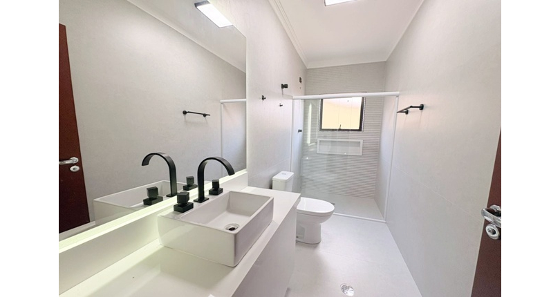  Sobrado à venda no Bairro do Jardim Regina na Rua José Baroncelli,