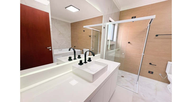  Sobrado à venda no Bairro do Jardim Regina na Rua José Baroncelli,