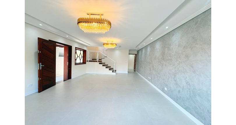  Sobrado à venda no Bairro do Jardim Regina na Rua José Baroncelli,