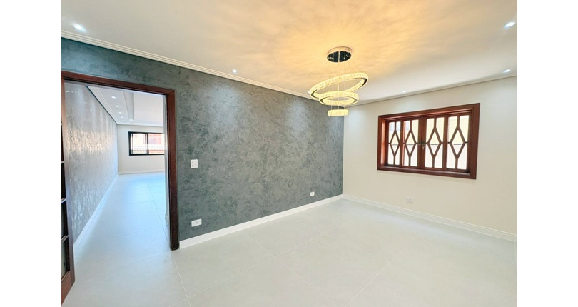  Sobrado à venda no Bairro do Jardim Regina na Rua José Baroncelli,